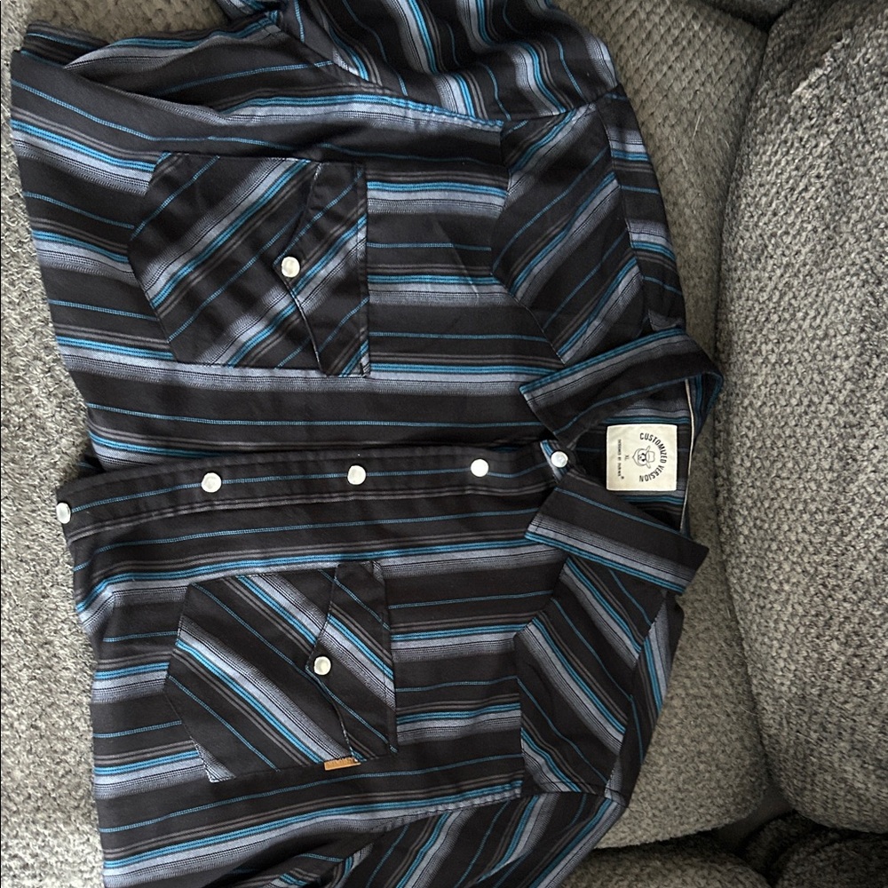 Wrangler Men's Black and Blue Striped Button Down Shirt